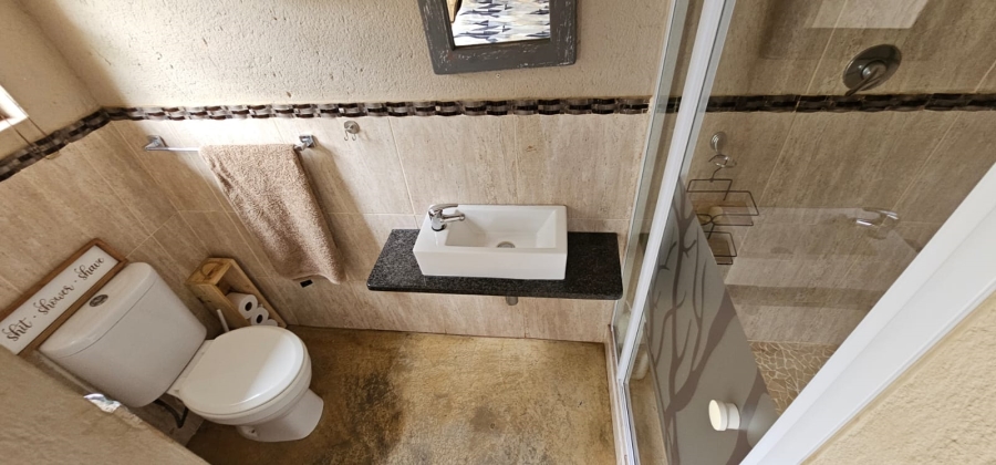 5 Bedroom Property for Sale in Mooinooi North West